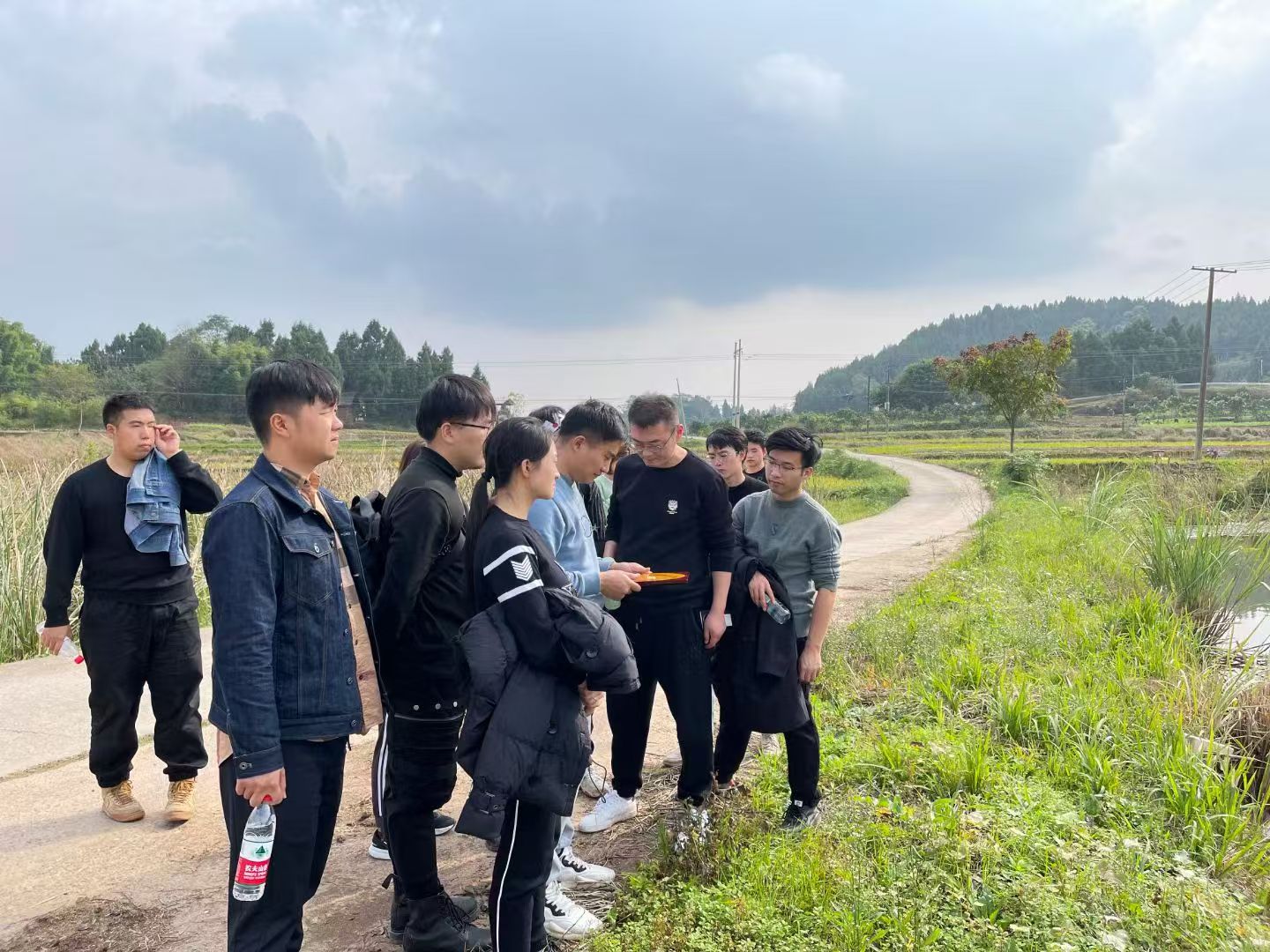 宋伟鸣老师勘探现场