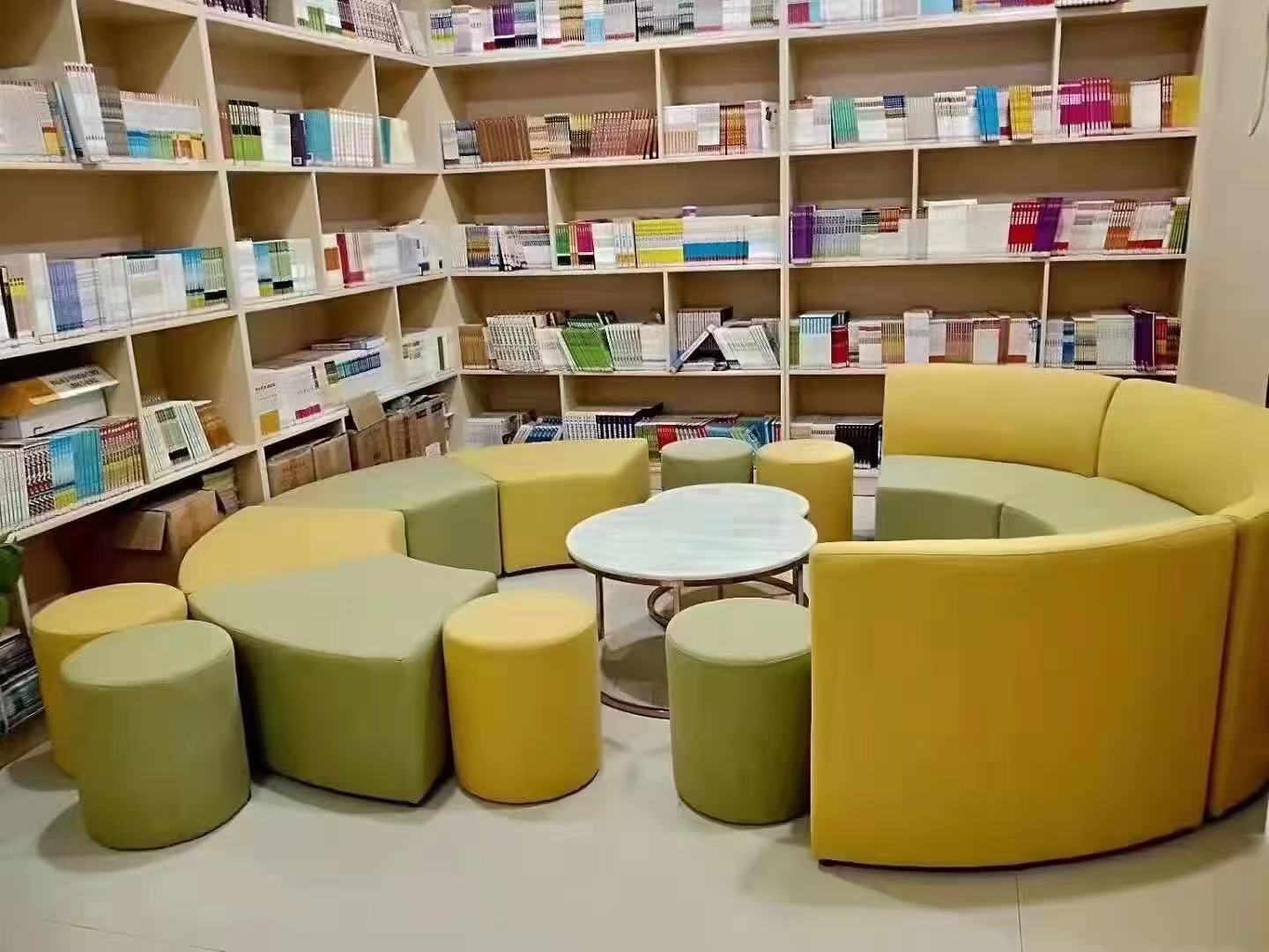 学校接待区办公家具怎么规划布局比较合理?空间设计指南(图1) 学校接待区办公家具怎么规划布局比较合理?空间设计指南(图1)